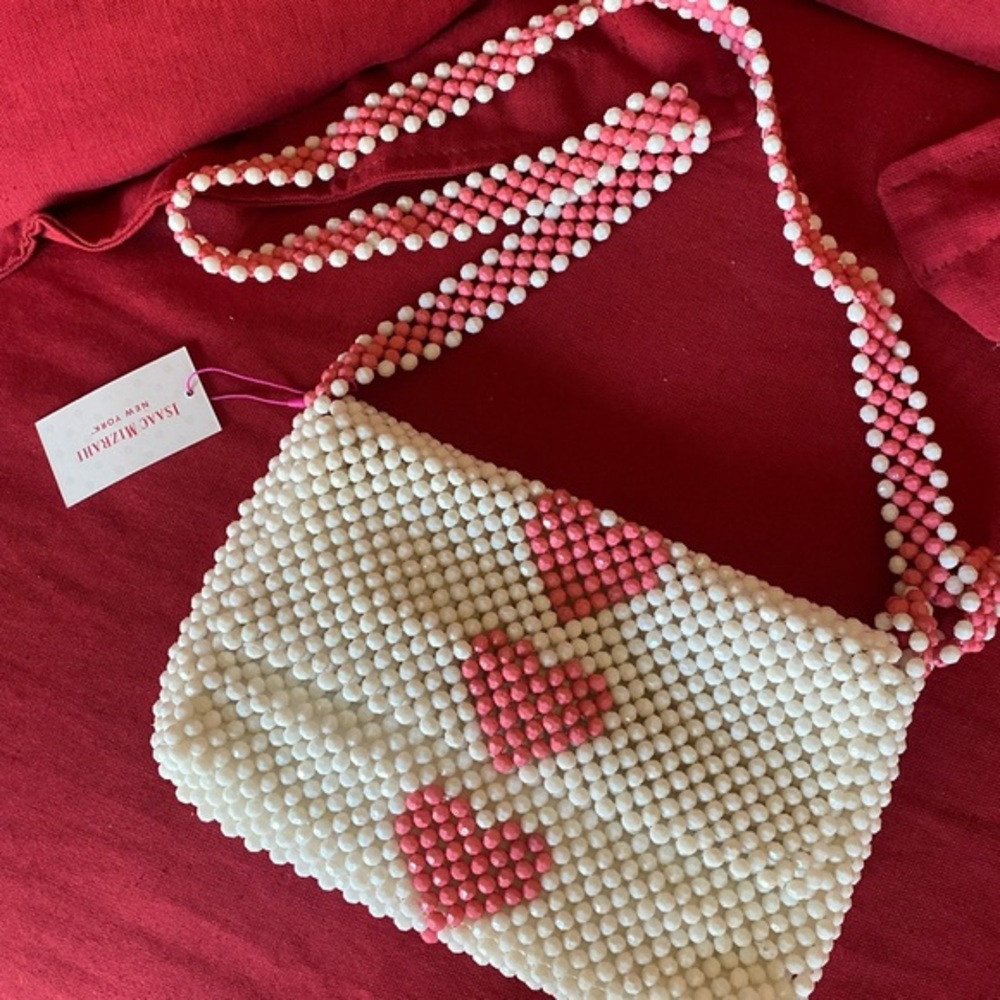 ISAAC MIZRAHI❤️ beaded purse with heart design! Beautiful inside & out❤️